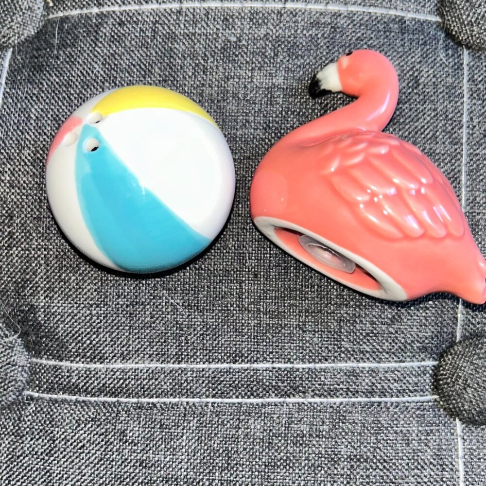 Pink Flamingo and Beach Ball Salt and Pepper Shaker - Picture 4 of 7